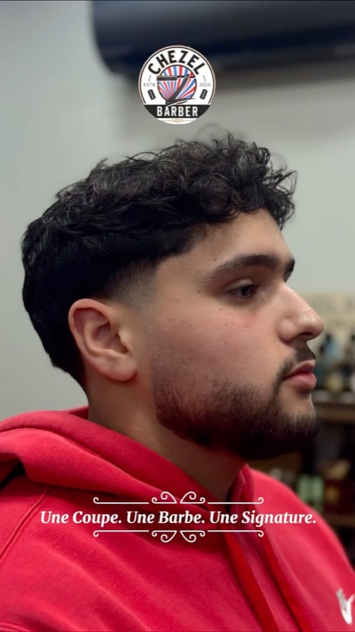Portrait après une coupe structurée et une barbe travaillée